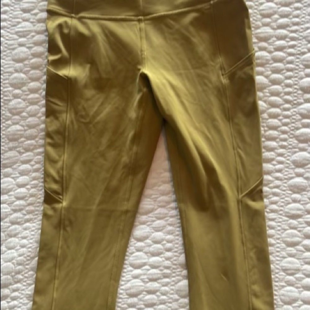 lululemon leggings with pockets. size 6